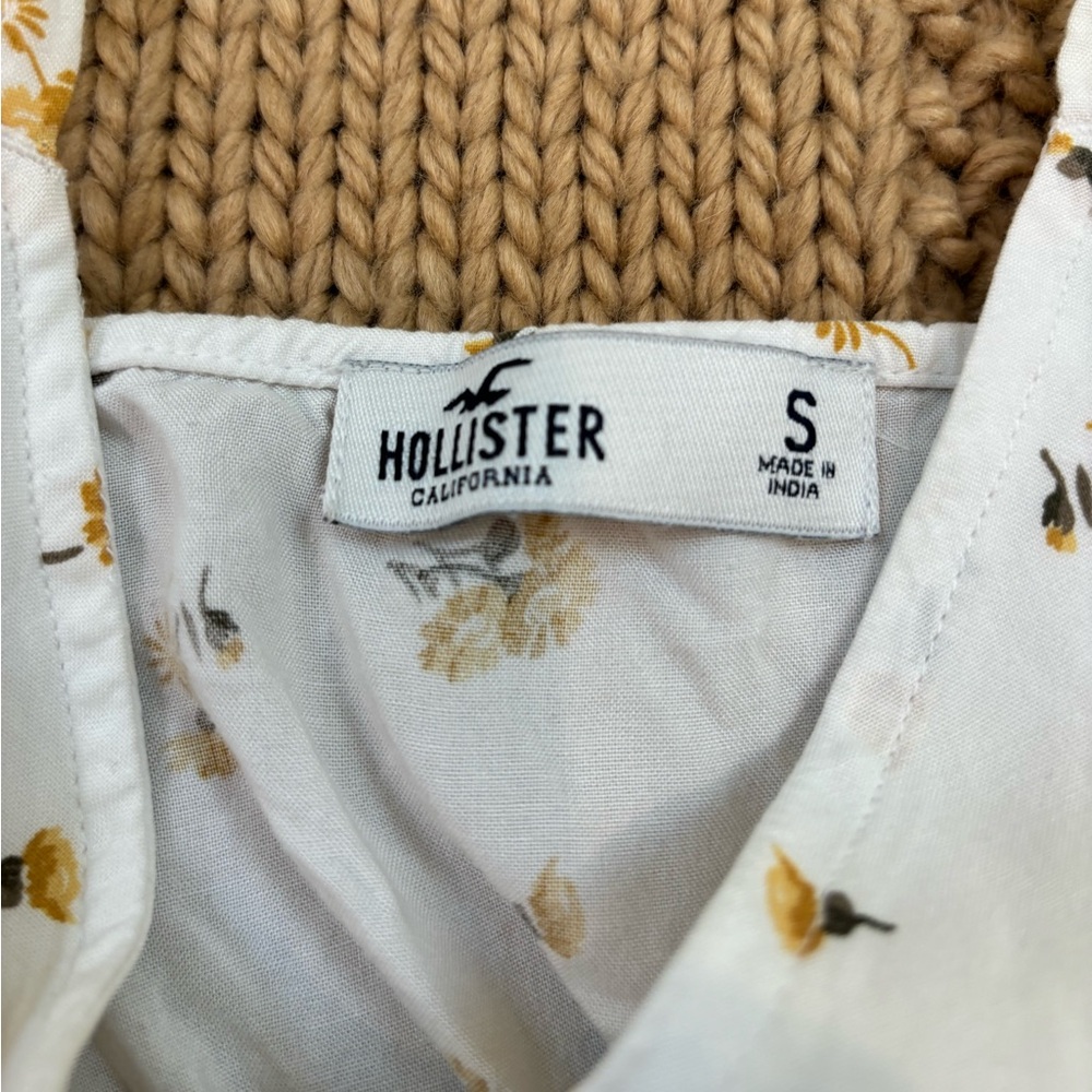 Hollister Floral Tank Size Small - Picture 3 of 3